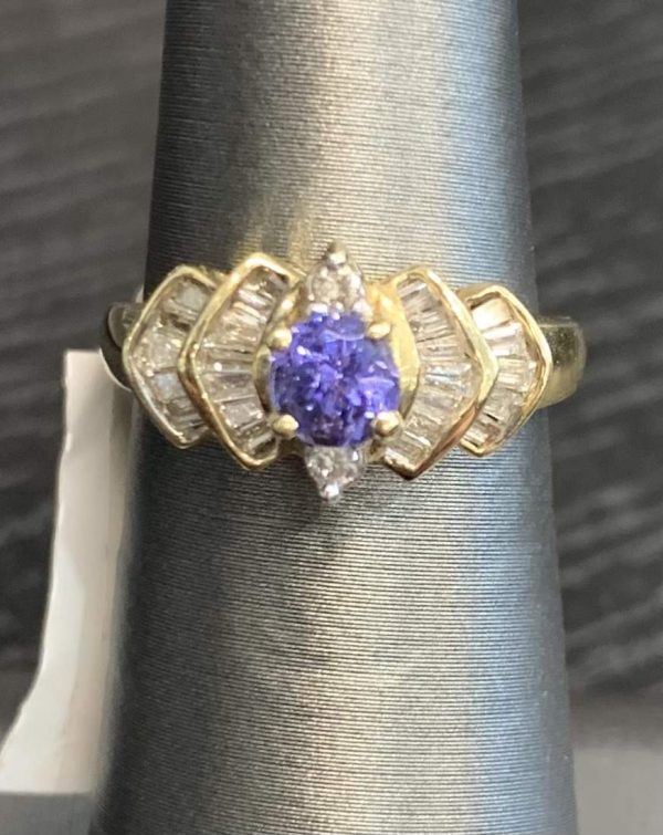 LDS 14K Y/G RING W/24 BAG DIA, 2 RND DIA(2/3CT TW) 1 RND TANZANITE,L 1.9DWT