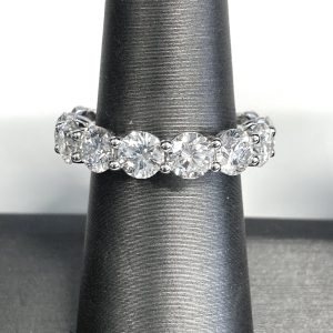ROUND BRILLIANT DIAMOND ETERNITY BAND