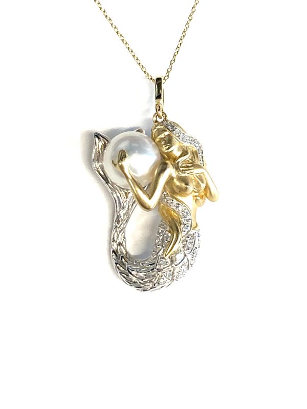 14K TWO TONE MERMAID HOLDING A PEARL