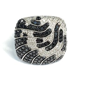 PAVE SET DIAMOND RING BLACK & WHITE