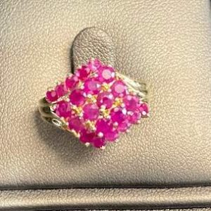 14KT Y/G NAVETTE SHAPED HEAD WITH 22 ROUND FACETED RUBIES APPROX 2.5MM 3.9 DWT