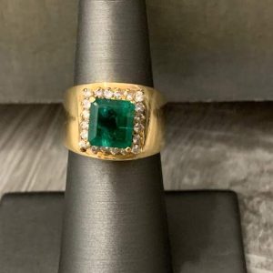 14K Y/G EMERALD & DIA RING 7.5 X 5.5 MM EM APPROX 2.30CT. 30 PTS DIA 6.3 DWT