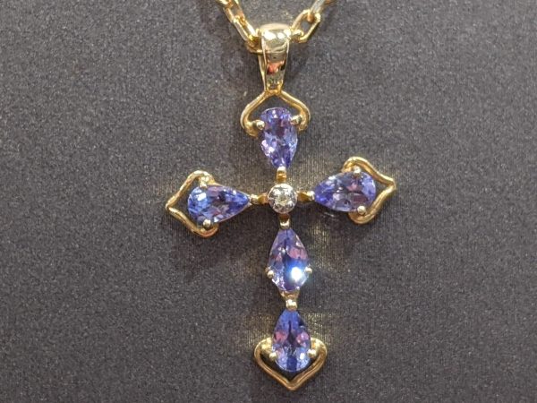 MEXICAN 14K YELLOW GOLD DIAMOND AND GEMSTONE PENDANT WITH SMALL PURPLE GEMSTONES      (1PTS)(0.7 DWT)