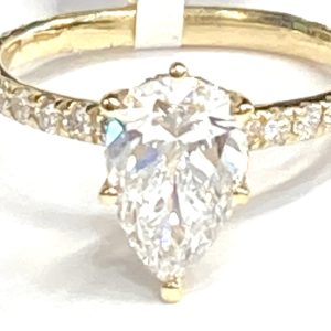 LAB GROWN DIAMOND ENGAGEMENT
