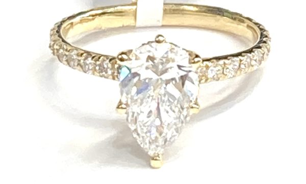 LAB GROWN DIAMOND ENGAGEMENT