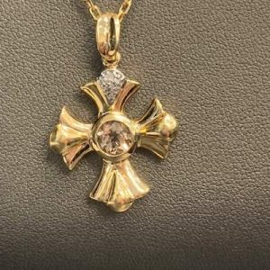 14K YELLOW GOLD CROSS PENDANT WITH DIAMONDS AND A SMOKY TOPAZ STONE 4.4 DWT