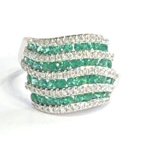 18K WHITE GOLD EMERALD AND DIAMOND RING