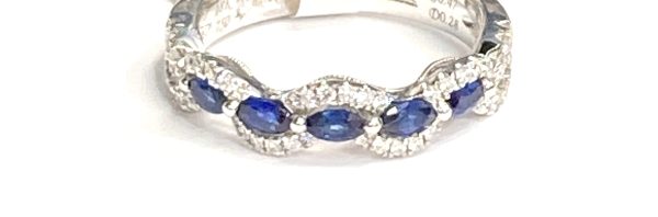 18K WHITE GOLD SAPPHIRE AND DIAMOND RING