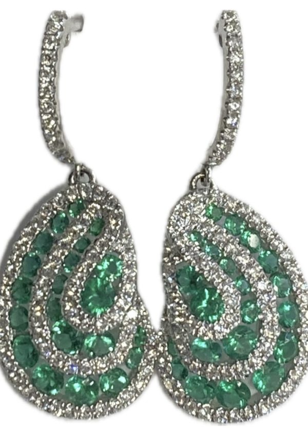 EMERALD & DIAMOND DANGLING EARRINGS