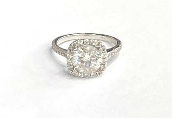 DIAMOND ENGAGEMENT RING