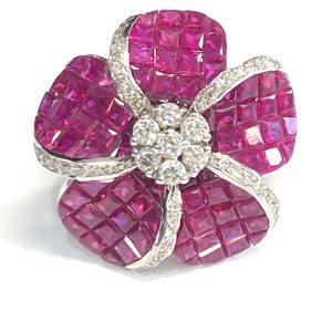 RUBY & DIA FLOWER RING