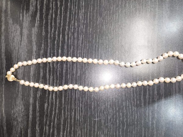 18" PEARL NECKLACE WITH 14K YG FLUTED BALL CLASP