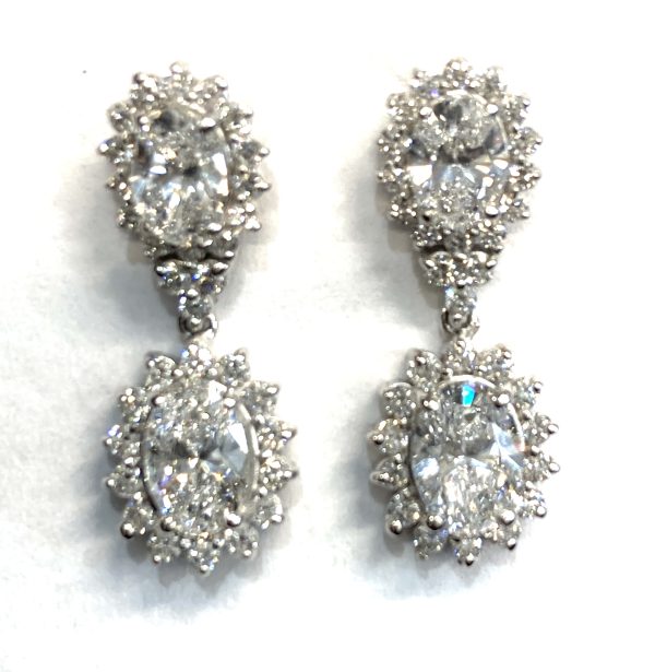 DANGLING EARRINGS