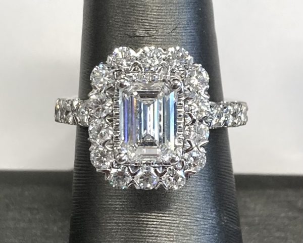DIAMOND ENGAGEMENT RING